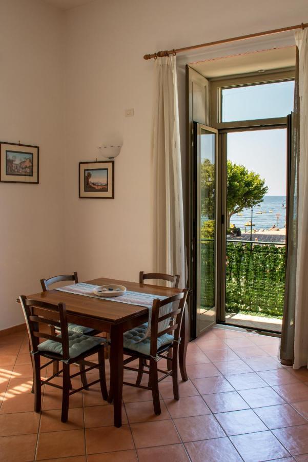 Uno Sguardo Sul Mare Villa ไมยอรี ภายนอก รูปภาพ